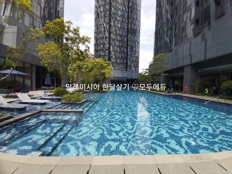 #말레이시아한달살기#쿠알라룸푸르 시내호텔팩#애스콧호텔 수영장 모습 이미지 1