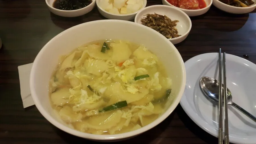 암팡 한인타운-꼬꼬치킨 :비오는 날 감자수제비 이미지 2