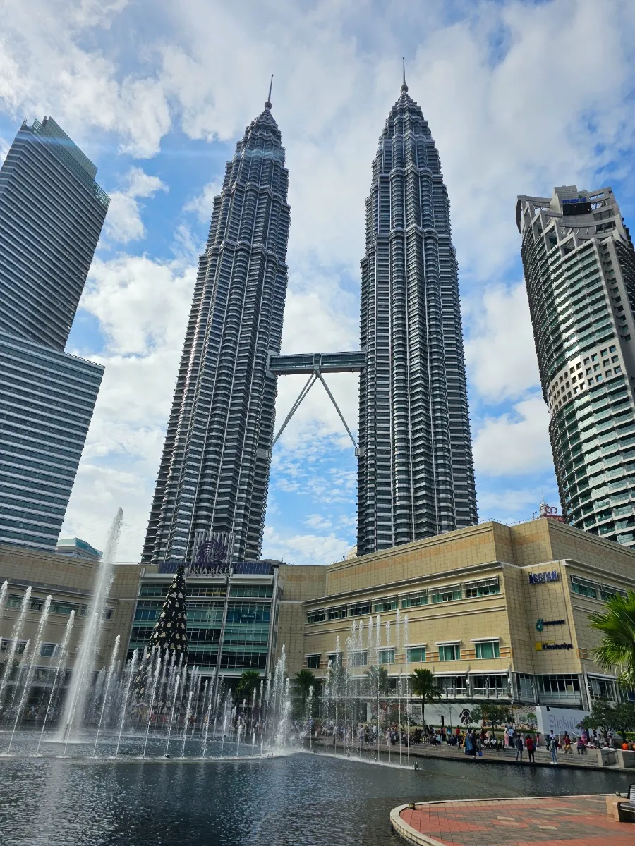 12월25일 성탄절의 klcc 공원 이미지 2