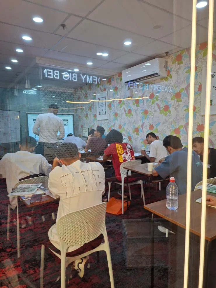 말레이시아 빅벤아카데미 성인반수업모습1-모두에듀지나