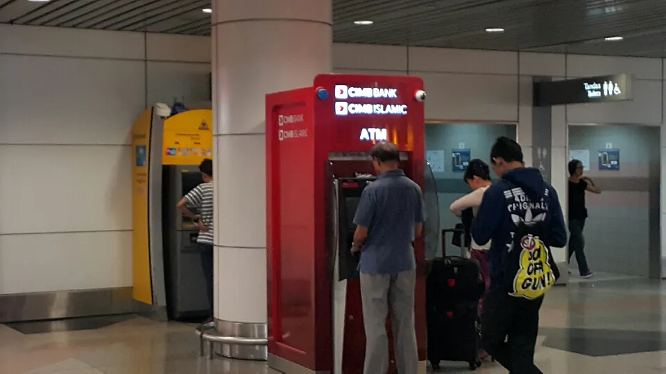 해피인말레이시아 - klia 공항에서 현금인출하기