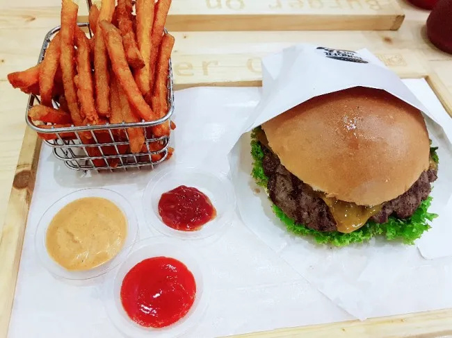 말레이시아맛집:수제버거 Burger on 16(트립어드바이저 1위맛집) 방문 이미지 9